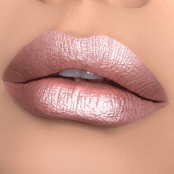 ABH 💋 • "Beaming" Lipstick